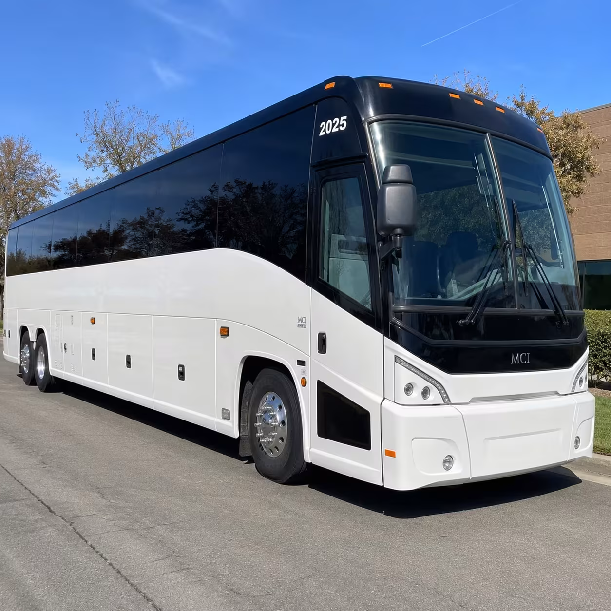 employee shuttle buses in johns creek for offices and campuses