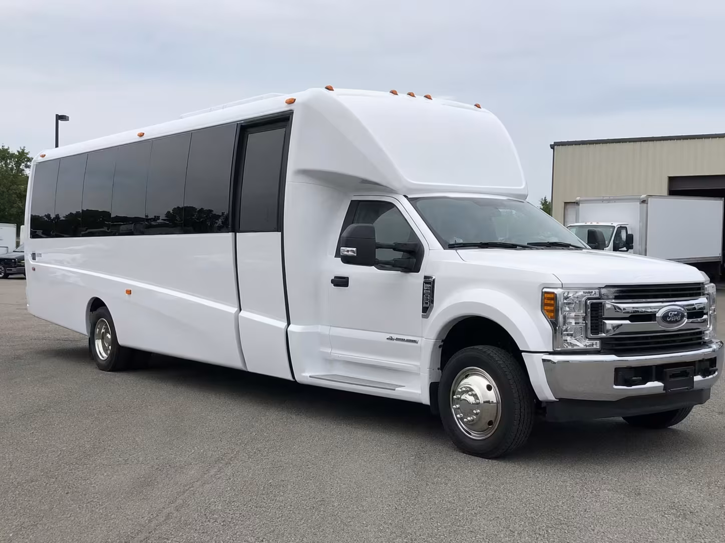 multi stop airport minibus rentals across johns creek